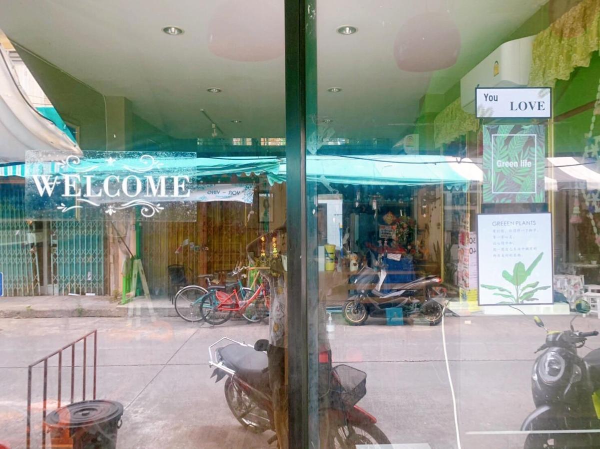 Ying Hostel Bangkok Bagian luar foto