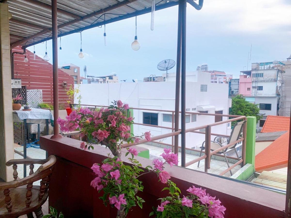 Ying Hostel Bangkok Bagian luar foto