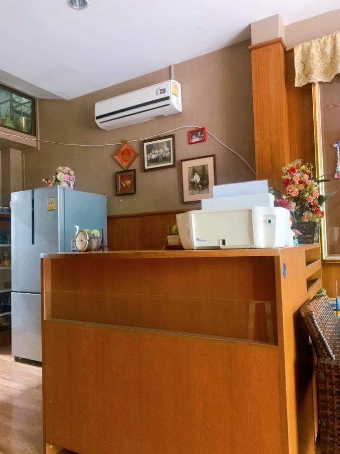 Ying Hostel Bangkok Bagian luar foto