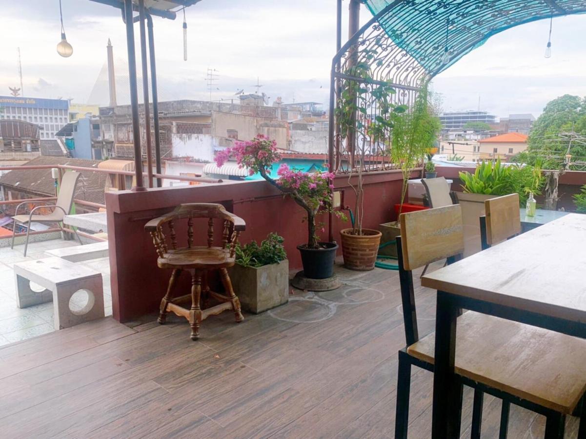 Ying Hostel Bangkok Bagian luar foto