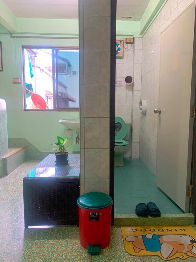 Ying Hostel Bangkok Bagian luar foto
