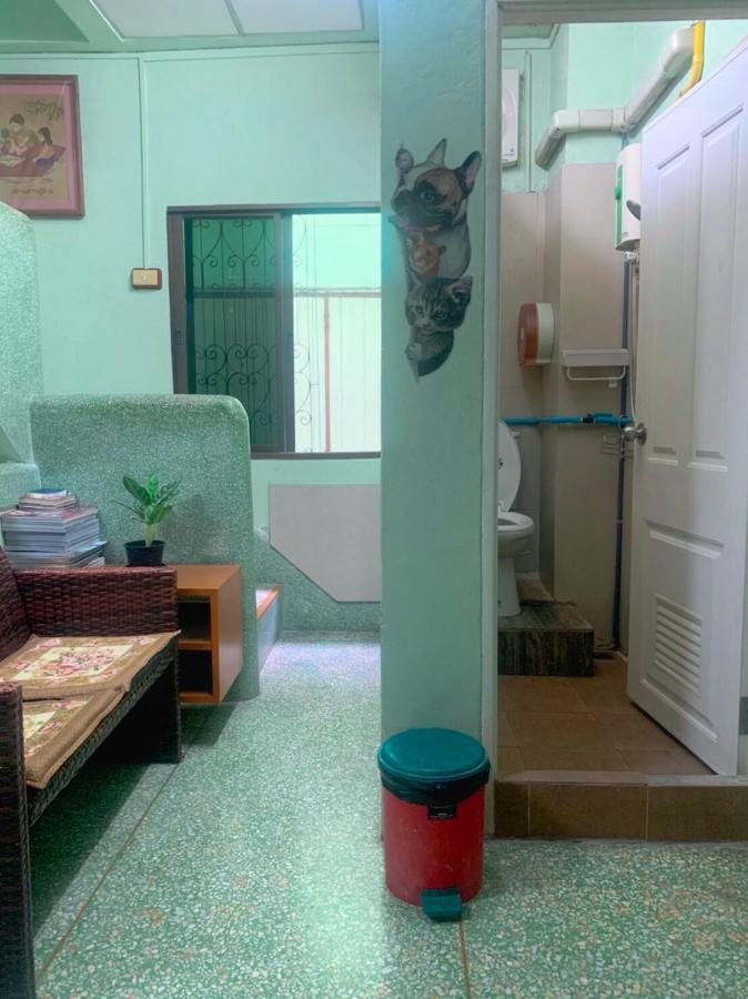 Ying Hostel Bangkok Bagian luar foto