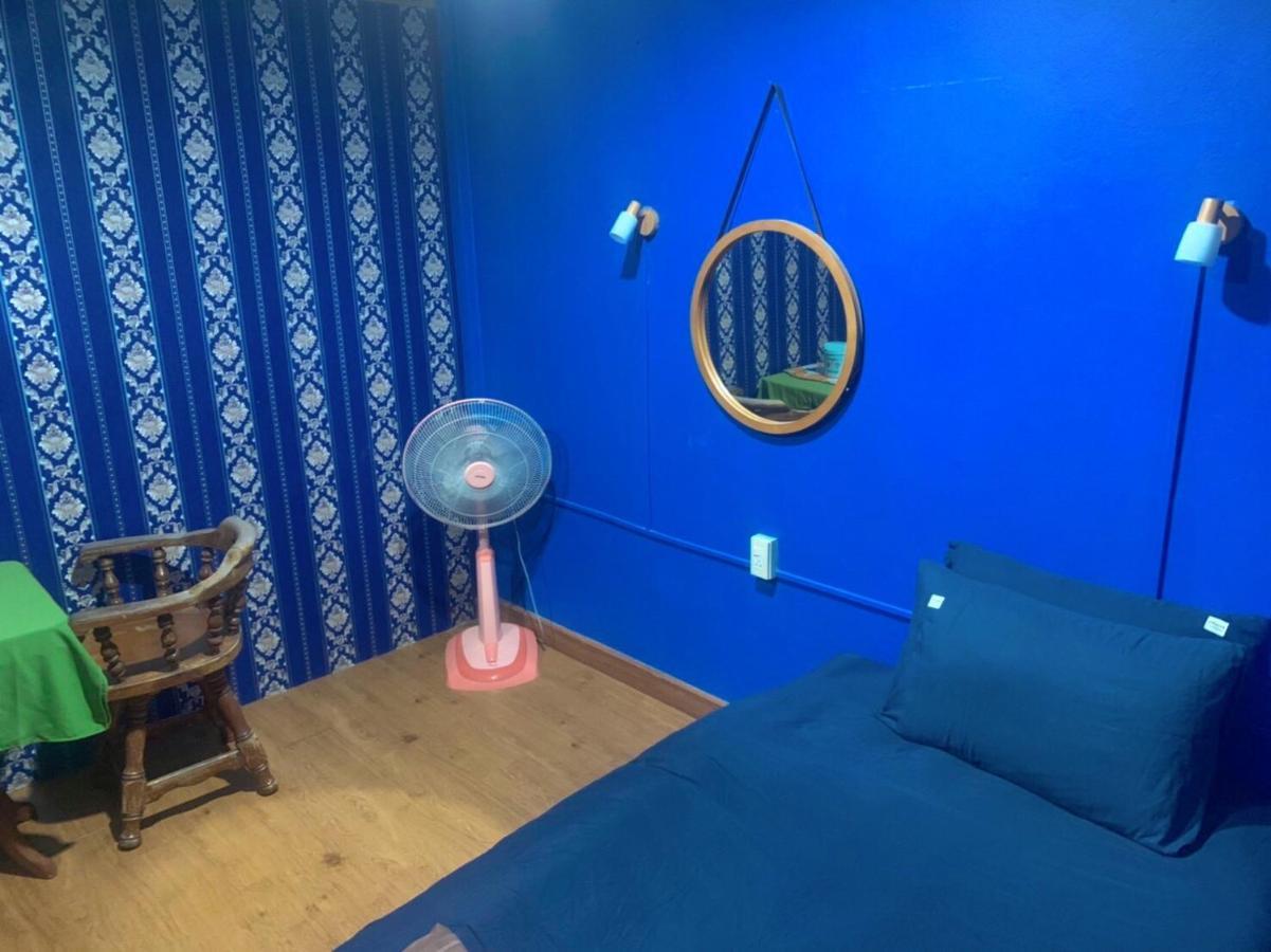 Ying Hostel Bangkok Bagian luar foto
