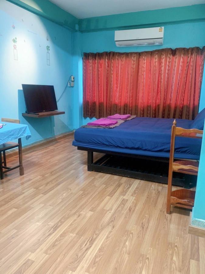 Ying Hostel Bangkok Bagian luar foto
