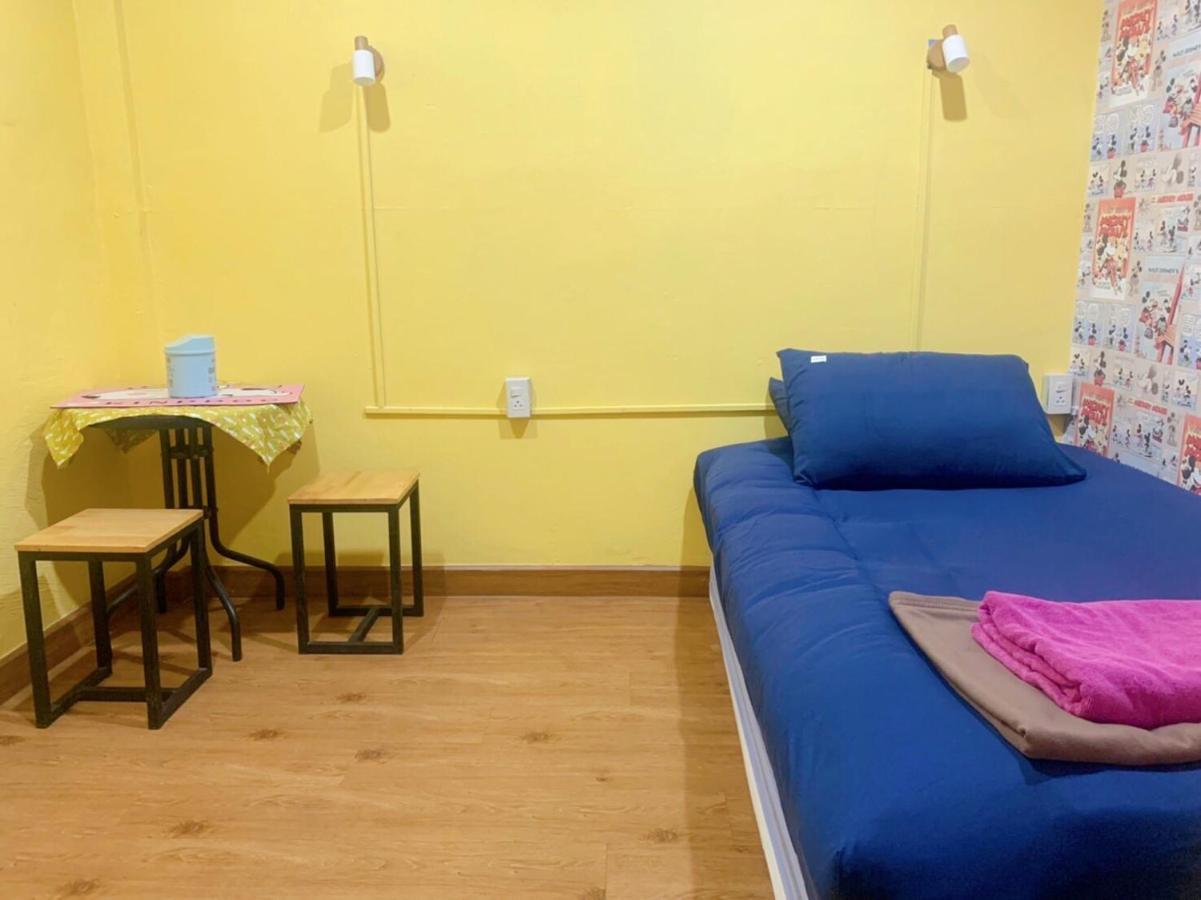 Ying Hostel Bangkok Bagian luar foto